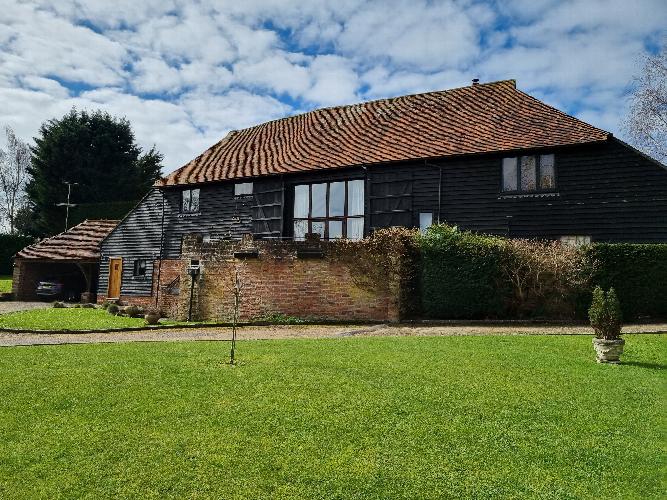 Marchants Barn Hurstpierpoint. Full building survey at this outstanding barn conversion close to the village amenities.